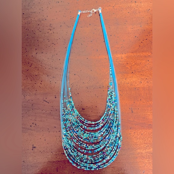 Multiple stands of beads necklace - Picture 3 of 3